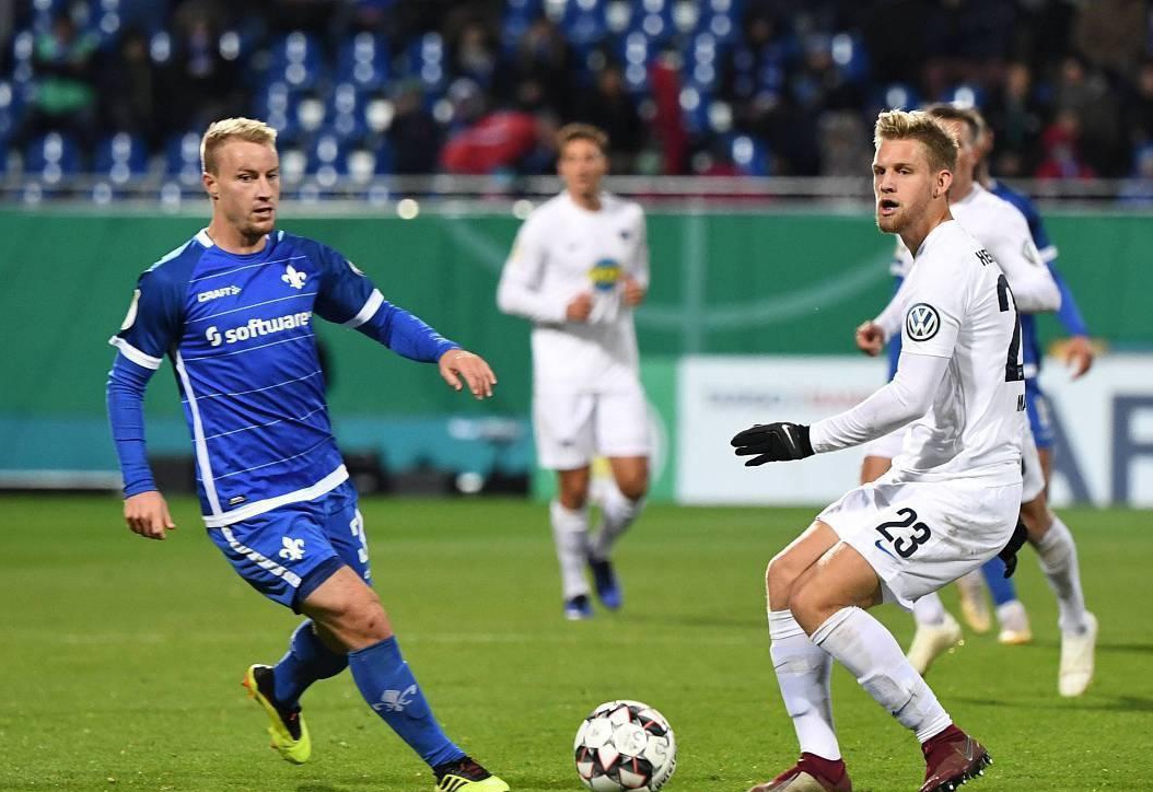 扎根俱乐部 扎根俱乐部